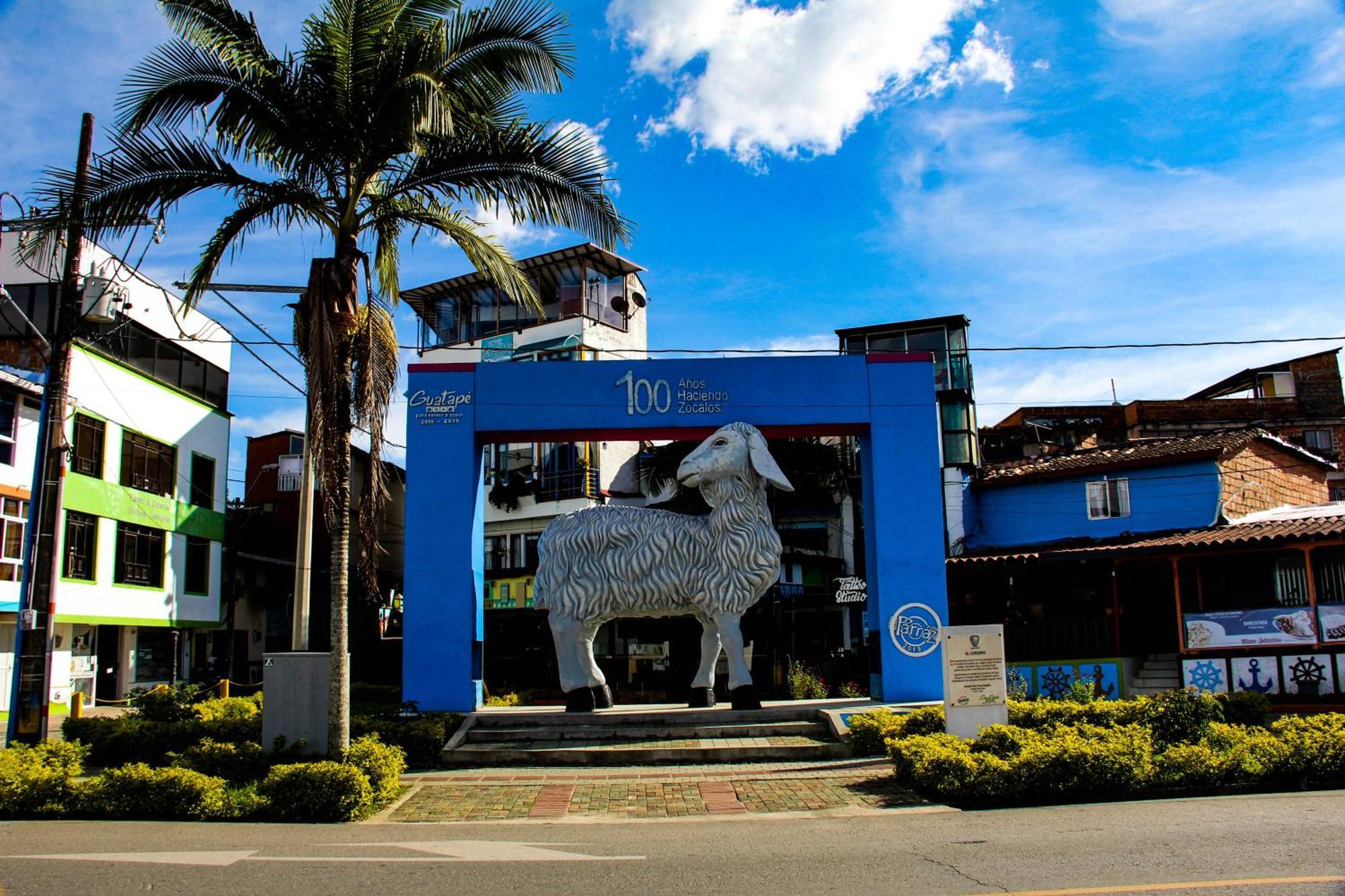 Hotel Real Guatapé Extérieur photo